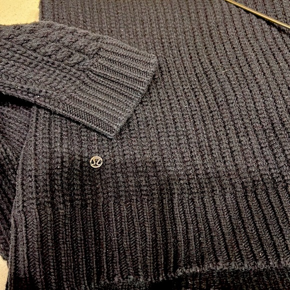 Lululemon Bring The Cozy Turtleneck - Picture 5 of 7